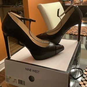 Nine West  Size-11black T-strap heels